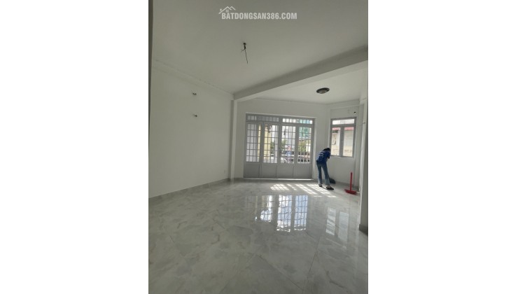 BÁN NHÀ MẶT TIỀN 40M2 4 TẦNG NGANG 4,4M 4 TẦNG DÒNG TIỀN 42T TRƯƠNG HÁN SIÊU Q1 9.9 TỶ